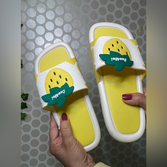 NWT NWT Summer Pineapple Flip Flops Non-Slip Big Kids Size 3.5US( (8.5’inch) - Picture 9 of 17